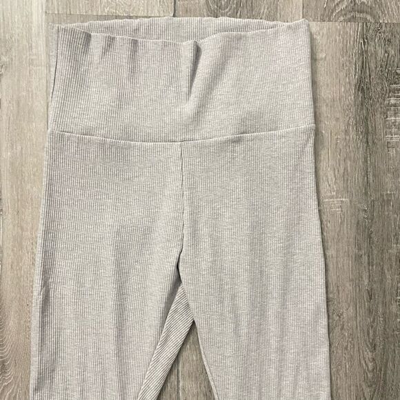 Forever 21 Gray Ribbed High Rise Flare Leggings L – Wide Waistband Rayon/Spandex - Picture 3 of 11